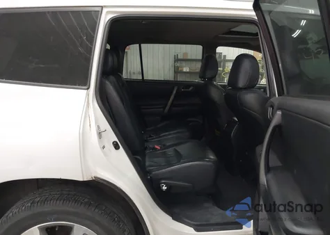 2008 Toyota Highlander Sport z USA, uszkodzony, nr VIN JTEES43A382022503